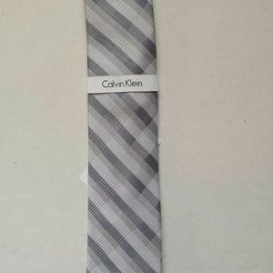 Calvin Klein Creme Plaid Men's Neck Tie Gray
